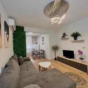 Apartment Pine, Tirana