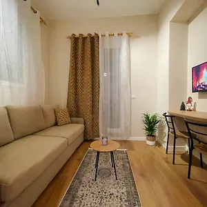 Apartment Aj - Hidden Gem In Front Of Taiwan Center, Tirana